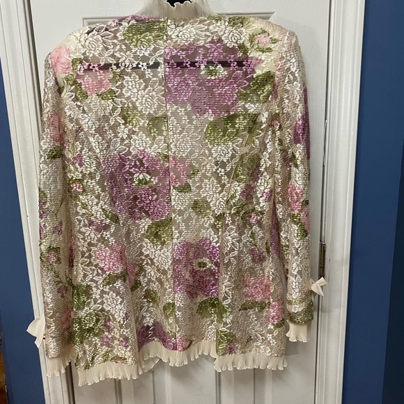 Tango Women’s 2pc Easter Jacket And Skirt Shiny Lace Floral Flutter Size 12. - Picture 3 of 11